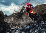 开云体育-费城风暴，当76人带走的不只是胜利，还有马刺的防线尊严