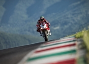 开云体育直播-绿茵与硬木的双重奏，当欧冠半决赛的悬念，遇见雄鹿加时的坚韧