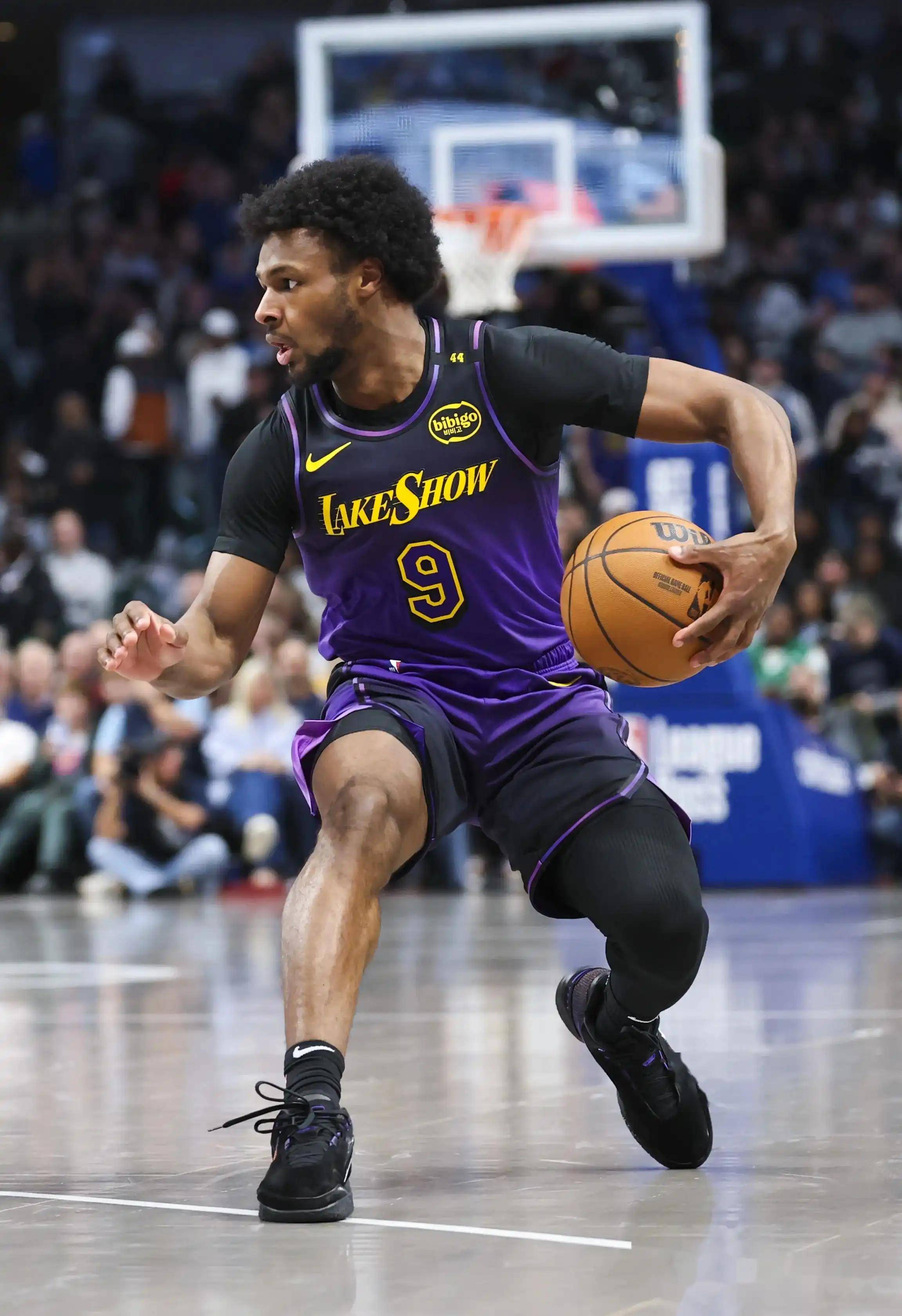 湖人B队轻取雄鹿,费沃斯三分雨点燃全场的简单介绍 湖人B队轻取雄鹿,费沃斯三分雨点燃全场的简单介绍