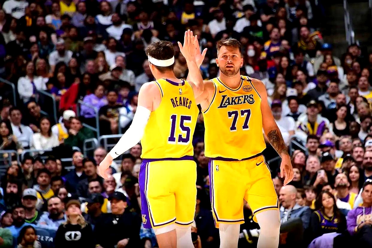 包含湖人轻取鹈鹕,哈里斯三分雨点燃全场的词条 包含湖人轻取鹈鹕,哈里斯三分雨点燃全场的词条