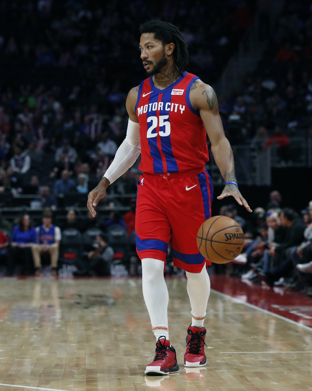 瓦朗谢纳客场平局,球队防守稳定有余的简单介绍 瓦朗谢纳客场平局,球队防守稳定有余的简单介绍