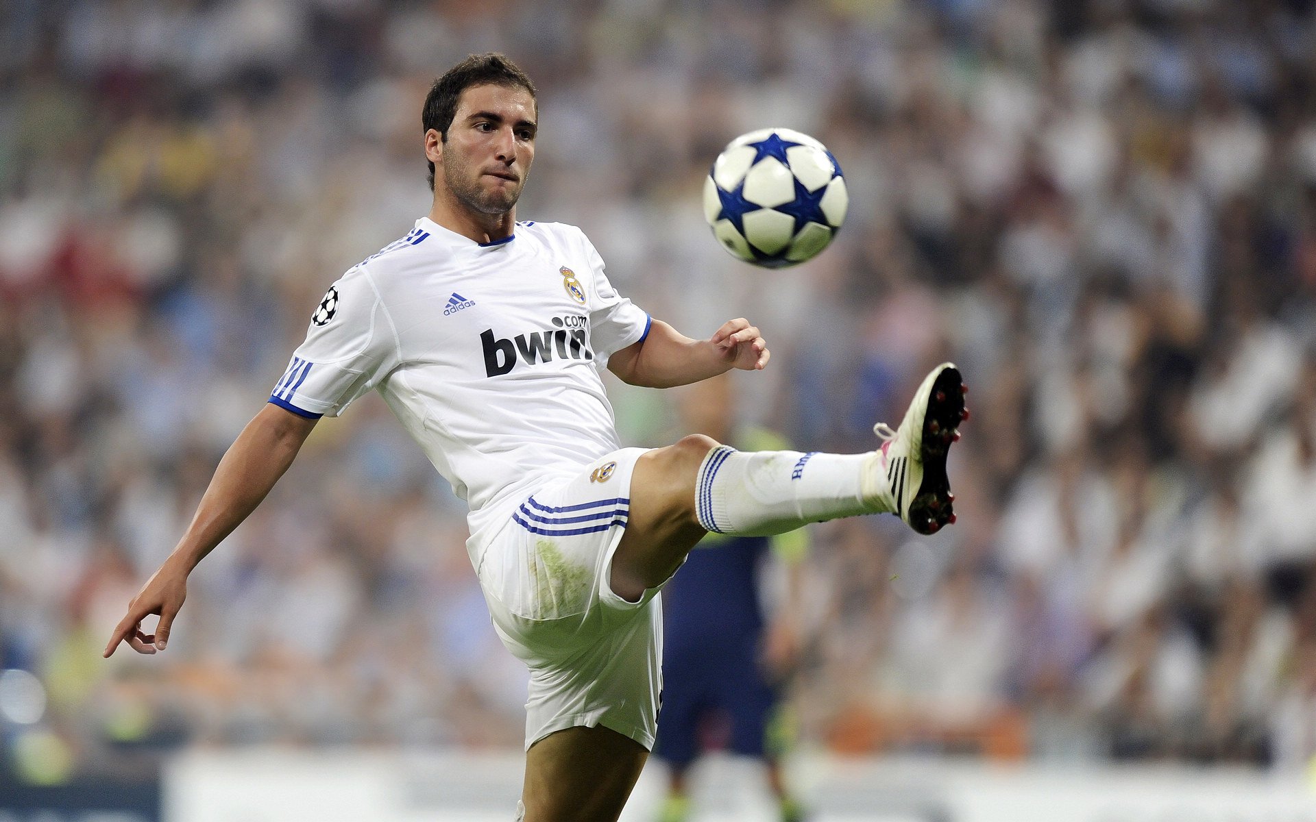 马丁内利,厄瓜多尔对阵拉齐奥的节奏大师,如何以一人之力带动全队交响