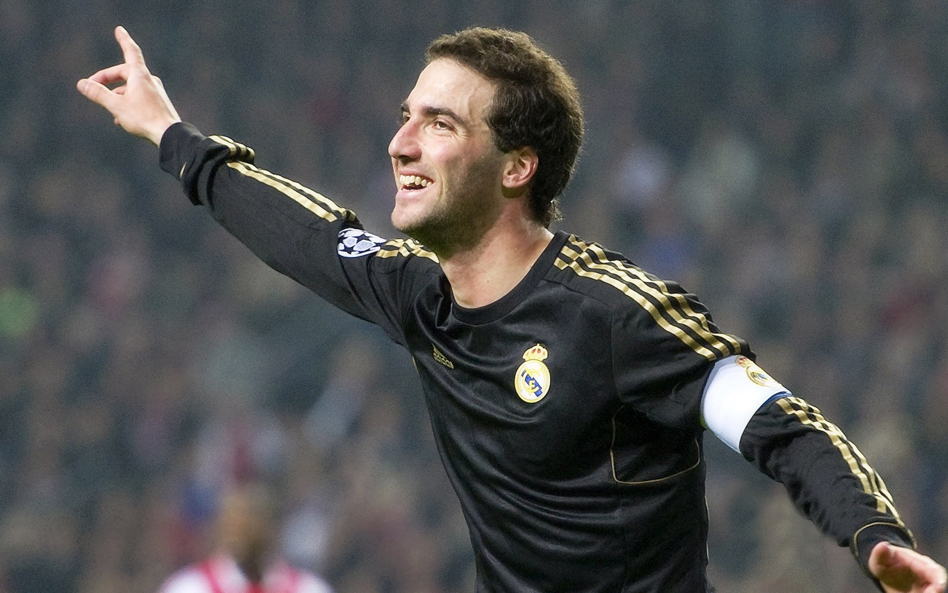 布克表现堪称教科书，掘金提前终结悬念魔术